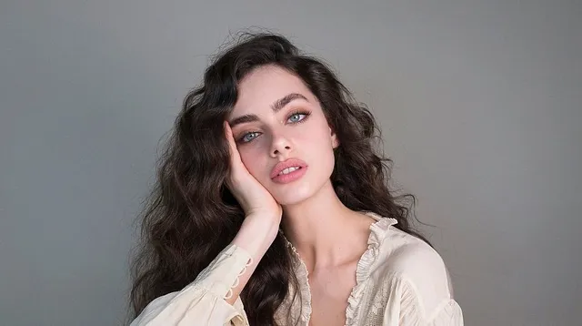 ଇସ୍ରାଏଲ୍‌ ମଡେଲ ତଥା ଅଭିନେତ୍ରୀ ୟେଲ୍‌ ସେଲ୍ବିୟା ହେଲେ ‘ବିଶ୍ବର ସବୁଠାରୁ ସୁନ୍ଦର ମହିଳା’