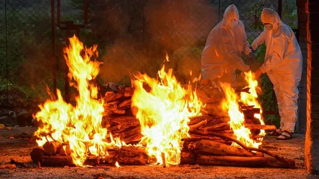 ଏଣିକି ଦିଲ୍ଲୀରେ କାଠ ବଦଳରେ ଗୋବର ଘସିରେ ହେବ ଶବଦାହ