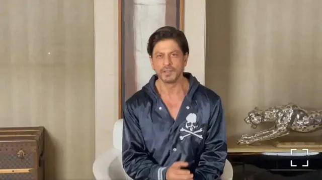 ଚଳିତବର୍ଷ ବଡ଼ ପରଦାରେ ନଜର ଆସିବେ କି କିଙ୍ଗ୍‌ ଖାନ? ଭିଡିଓ ସେୟାର୍‌ କରି ପ୍ରଶଂସକଙ୍କୁ ଦେଲେ ସୂଚନା