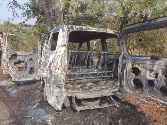 ଜଳିଗଲା ଗଞ୍ଜେଇ ବୋଝେଇ କାର