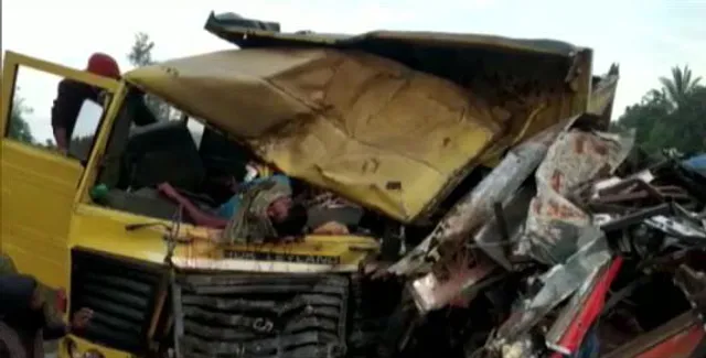 କର୍ଣ୍ଣାଟକରେ ବସ୍‌-ଟ୍ରକ୍‌ ଧକ୍କା, ୧୩ ମୃତ