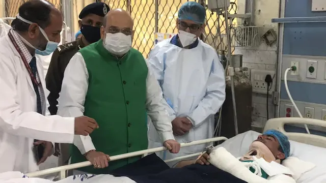 ଟ୍ରାକ୍ଟର୍‌ ରାଲି ହିଂସାକାଣ୍ଡରେ ଆହତ ପୁଲିସ କର୍ମଚାରୀଙ୍କୁ ଭେଟିଲେ ଗୃହମନ୍ତ୍ରୀ ଅମିତ ଶାହା