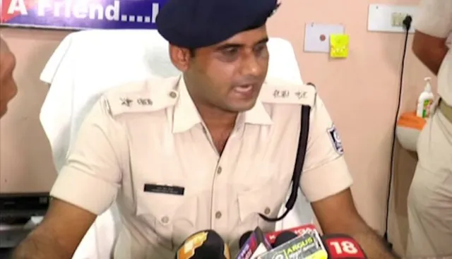 କାରକୁ ଧକ୍କା ଦେଲା ଟ୍ରକ୍, ଅଳ୍ପକେ ବର୍ତ୍ତିଗଲେ ଭଦ୍ରକ ଆରକ୍ଷୀ ଅଧୀକ୍ଷକ