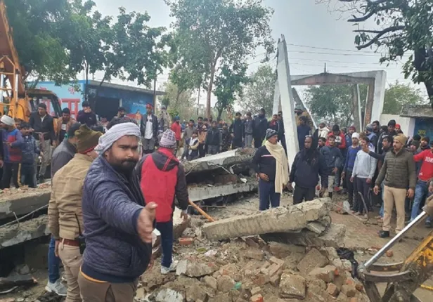 ଗାଜିଆବାଦ ଶ୍ମଶାନ ଛାତ ଭାଙ୍ଗିପଡ଼ିବା ଘଟଣାରେ ୩ ଗିରଫ