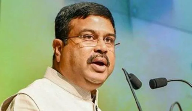 ନିରପେକ୍ଷ କହିଲେ ହେବନାହିଁ, କାମରେ ଦେଖାଇବାକୁ ହେବ : ଧର୍ମେନ୍ଦ୍ର