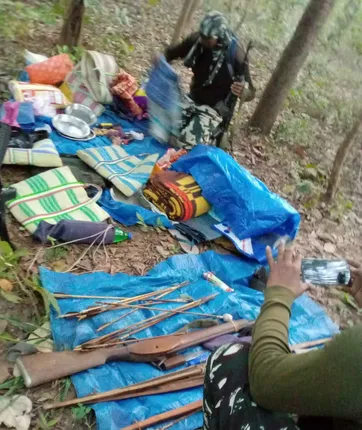 ମାଲକାନଗିରି ସୀମାନ୍ତ ଛତିଶଗଡ଼ରେ ପୁଲିସ୍‌-ନକ୍ସଲ ମଧ୍ୟରେ ଗୁଳି ବିନିମୟ, ବହୁ ଅସ୍ତ୍ରଶସ୍ତ୍ର ଜବତ