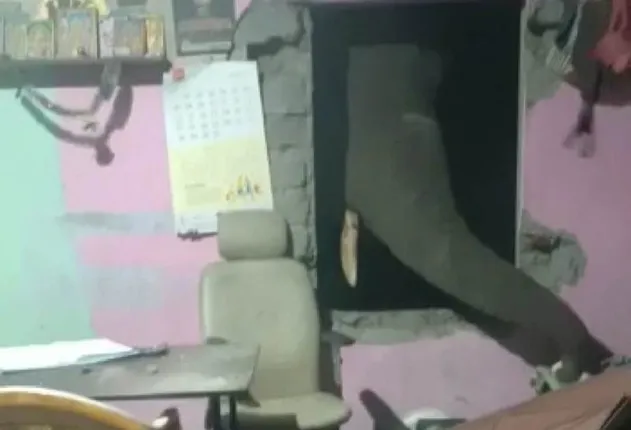 ଯୁଯୁମୁରାରେ ପୁଣି ହାତୀ ଉପଦ୍ରବ; ଭାଙ୍ଗିଲା ଘର, ଖାଇଲା ଚାଉଳ