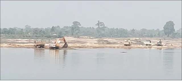 ଦିନକୁ ଶହ ଶହ ଟ୍ରିପ୍‌ ବାଲି ଉତ୍ତୋଳନ