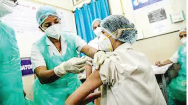 ତୃତୀୟ ଦିନରେ କୋଭିଡ୍‌ ଟିକାକରଣ:  ୩,୮୧,୩୦୫ ଜଣ ଟିକା ନେଲେଣି, ୫୮୦ ମାମଲାରେ ପ୍ରତିକୂଳ ପ୍ରତିକ୍ରିୟା