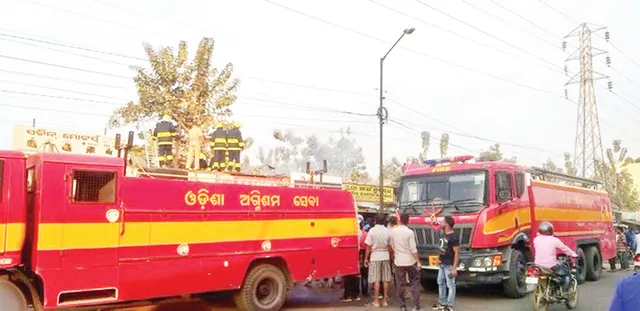 ଜଳିଗଲା ୨ ଦୋକାନ, ଲକ୍ଷାଧିକ ଟଙ୍କାର ସମ୍ପତ୍ତି ପାଉଁଶ