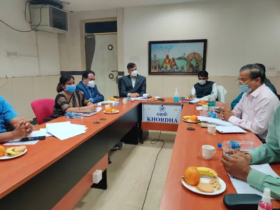 ୧୦ମ ଓ ୧୨ଶ ଶ୍ରେଣୀ ପାଇଁ ପାଠପଢ଼ା ଚାଲୁ କରିବାକୁ ବୈଠକ