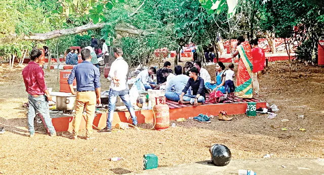 ଭୟ କମିଲାଣି, ଲୋକେ ବୁଲି ବାହାରିଲେଣି