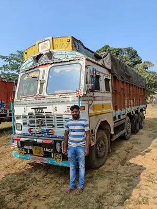 ବାଣିଜ୍ୟକର ଫାଙ୍କି ଧରା ପଡ଼ିଲା ତିନୋଟି ସ୍କ୍ରାପ ବୋଝେଇ ଟ୍ରକ: ୧୫ଲକ୍ଷ ୬୫ହଜାରରୁ ଉର୍ଦ୍ଧ୍ବ ଟଙ୍କା ଜରିମାନା ଆଦାୟ