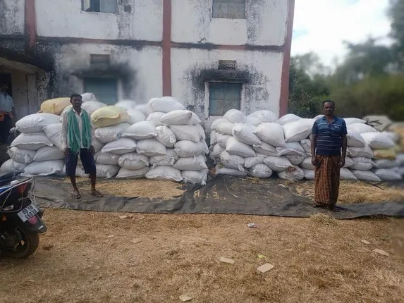 ଧାନ ମଣ୍ତିରେ ମିଲର୍ ରାଜ୍! ଅଭାବି ବିକ୍ରିରେ ଧନ୍ଦି ହେଉଛନ୍ତି ଚାଷୀ