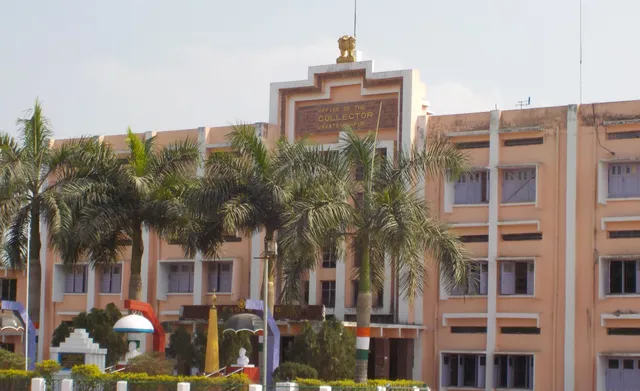 ୨ ଦୁର୍ନୀତିଖୋରଙ୍କ ବିରୋଧରେ କାର୍ଯ୍ୟାନୁଷ୍ଠାନ