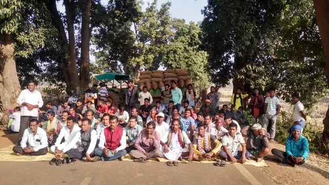 ପଣ୍ଡିଗାଁ ଧାନମଣ୍ଡିରେ ଟାର୍ଗେଟ ଦାବି, କଲମପୁର- ମୁଖିଗୁଡ଼ା ରାସ୍ତା ଅବରୋଧ