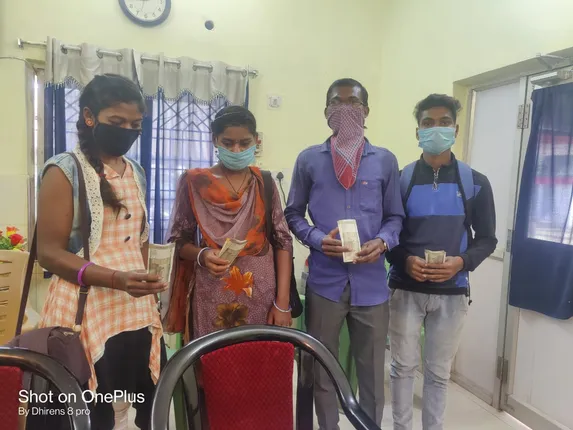 ଠକେଇ ଘଟଣାରେ ଦୁଇଜଣ ଗିରଫ, ଟଙ୍କା ଫେରି ପାଇଲେ ଛାତ୍ରଛାତ୍ରୀ