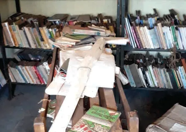 ଫୁଲବାଣୀ : ଅବ୍ୟବସ୍ଥା ଘେରରେ ଜିଲ୍ଲା ପାଠାଗାର, ଊଈଙ୍କ ଆହାର ହେବାକୁ ବସିଲାଣି ପ୍ରାଚୀନ ପୁସ୍ତକ