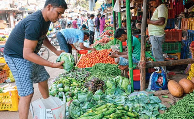 ୟୁନିଟ୍‌-୧ ହାଟରେ ଦୈନିକ ଫି’ ଆଦାୟରେ ପାତରଅନ୍ତର : ବିଏମ୍‌ସି କମିସନରଙ୍କ ନିକଟରେ ଅଭିଯୋଗ କଲେ ବ୍ୟବସାୟୀ