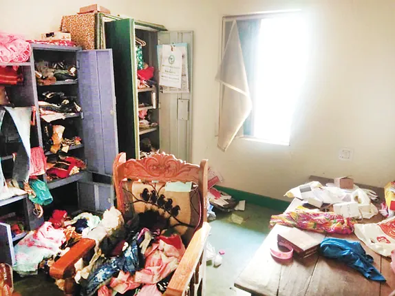 ଝରକା ତାଡ଼ି କଳାକନା ବୁଲାଇଲେ ଡକାୟତ : ନେଇଗଲେ ନଗଦ ୮ ଲକ୍ଷ, ସାଢ଼େ ୭ ଲକ୍ଷର ସୁନା