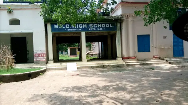 ପୋଷ୍ୟ ସ୍କୁଲ ଗ୍ରହଣ କଲେ ମନ୍ତ୍ରୀ, ବିଧାୟକ