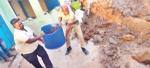 ପୋତା ହେଲା ୭ କ୍ବିଣ୍ଟାଲ ଅପମିଶ୍ରିତ ଆଚାର ଓ ସସ୍‌