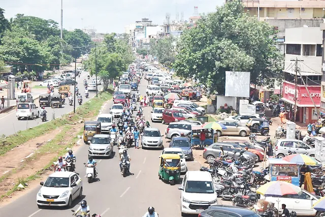 ବିଏମ୍‌ସିର ପାର୍କିଂ ଜୁଲମ୍‌-୨ : ବେପାରୀଙ୍କୁ ମାଫ୍‌, ଲୋକ ‌ଗଣିବେ ପାର୍କିଂ ଫି’