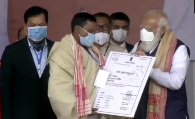 ଆସମରେ ଭୂମିହୀନଙ୍କୁ ଜମି ପଟ୍ଟା ବଣ୍ଟନ କଲେ ପ୍ରଧାନମନ୍ତ୍ରୀ ମୋଦୀ