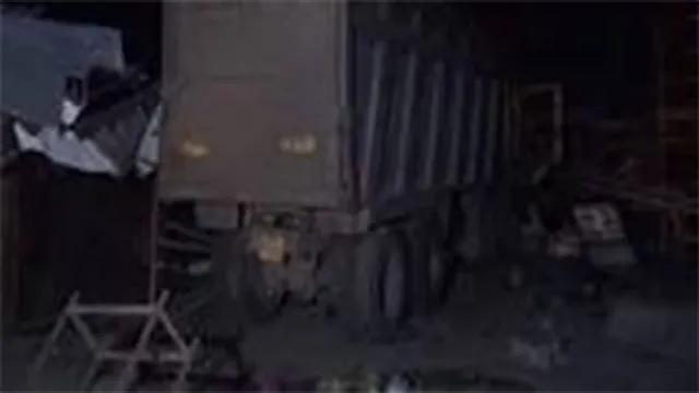 ୧୫ ଶ୍ରମିକଙ୍କୁ ଡମ୍ପର ଦଳିଦେଲା: ରାସ୍ତାକଡ଼ରେ ଶୋଇଥିଲେ, ବାପାମାଆ ମରି‌ଗଲେ