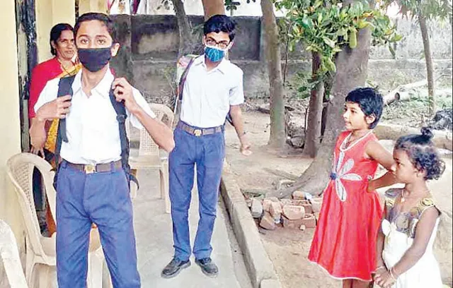 ବାରିପଦା : ଭୟ କମ୍‌, ଉତ୍ସାହ ବେଶି; ସବୁ ପୁରୁଣା ଭିତରେ ‘ମାସ୍କ’ ନୂଆ