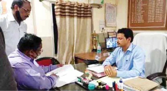 ଚଢ଼ଉରୁ ନିସ୍ତାର ନାହିଁ : ଭିଜିଲାନ୍ସ ହାତରେ ସୁନ୍ଦରଗଡ଼ ପୌର ନିର୍ବାହୀ ଅଧିକାରୀ