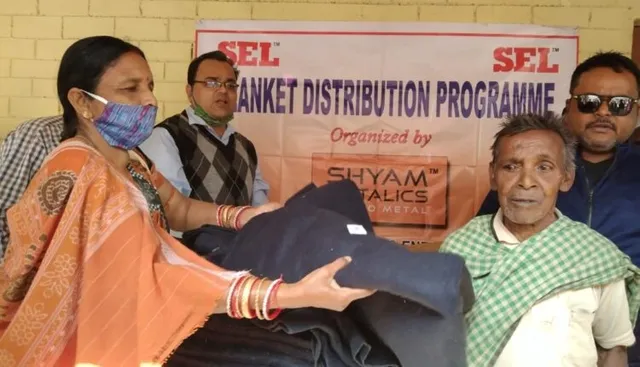 ଅଭାବୀ ଲୋକଙ୍କୁ ସହାୟତାର ହାତ ବଢାଇଲା ଶ୍ୟାମ ମେଟାଲିକ୍ସ, ୨୦୦ ଲୋକଙ୍କୁ ବାଣ୍ଟିଲା କମ୍ବଳ