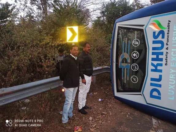 ଆମପାଣି ଘାଟିରେ ଓଲଟିଲା ଭୁବନେଶ୍ୱରରୁ ମାଲକାନଗିରି ଯାଉଥିବା ଦିଲଖୁସ ବସ