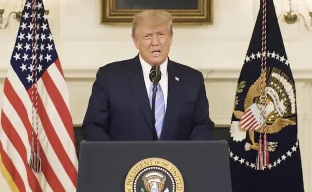 ପୁଣି ହିଂସା ଉଦ୍ରେକ କରାଇବା ଆଶଙ୍କା କରି ଟ୍ରମ୍ପ୍‌ଙ୍କ ଆକାଉଣ୍ଟ୍‌କୁ ସବୁଦିନ ପାଇଁ ବନ୍ଦ କଲା ଟୁଇଟର୍‌