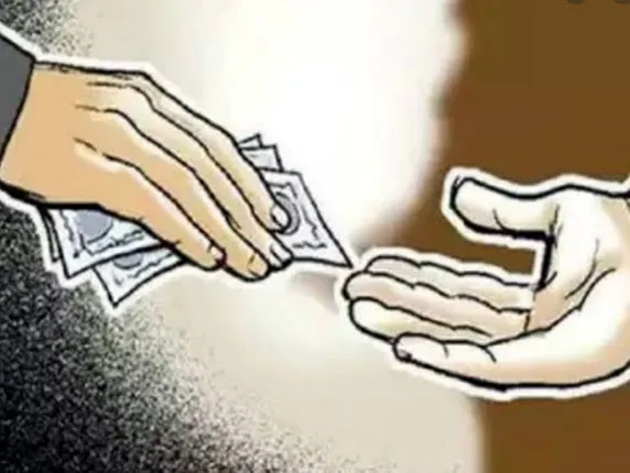 ଚାକିରି ପାଇଁ ଲାଞ୍ଚ: କିରାଣୀ ନିଲମ୍ବିତ