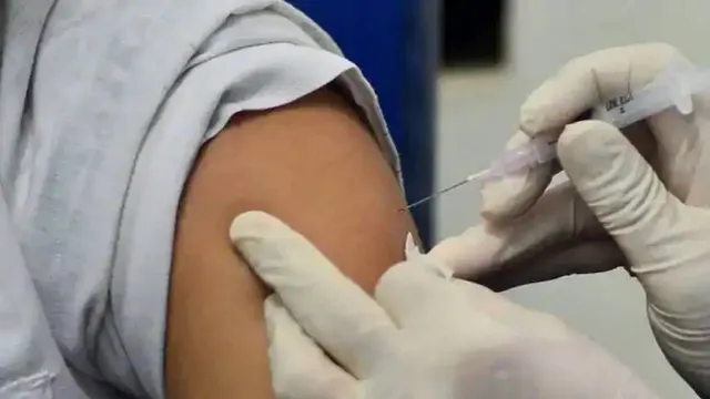 ୧୮-୪୪ ବର୍ଷର ଲୋକଙ୍କ ଟିକାକରଣ: ନେଟୱର୍କ ନ ଥିବା ଅପହଞ୍ଚ ଅଞ୍ଚଳରେ କିଭଳି ହେବ ପଞ୍ଜୀକରଣ?