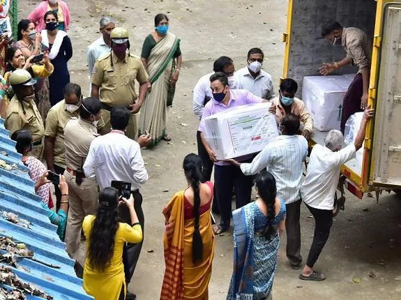 ଆସନ୍ତା ମାର୍ଚ୍ଚରୁ ବୟସ୍କଙ୍କ କୋଭିଡ୍‌ ଟିକାକରଣ, ସାମିଲ ହେବେ ୨୭ କୋଟି ହିତାଧିକାରୀ