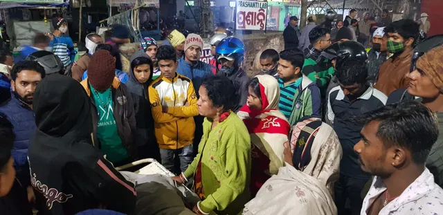 ରୋଗୀ ମୃତ୍ୟୁ ନେଇ ଉତ୍ତେଜନା; ଟାୟାର ଜାଳି ୪ ଘଣ୍ଟା ଧରି ରାସ୍ତାରୋକ