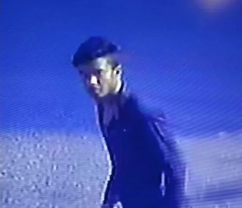 ଦେଖନ୍ତୁ କିପରି ଆଖି ପିଛୁଳାକେ ରାଉରକେଲାରୁ ବାଇକ୍ ଚୋରି କରି ନେଇଯାଉଛି ଚୋର