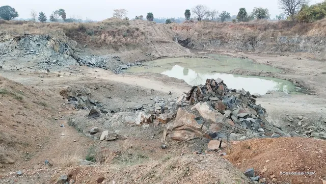 ଖାଦାନରେ ବ୍ଲାଷ୍ଟିଂ ବେଳେ ପଥରଖଣ୍ଡ ପଡ଼ି ଯୁବକଙ୍କ ମୃତ୍ୟୁ