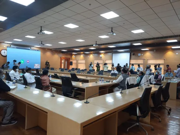 ବିଧାନସଭା ବଜେଟ୍‌ ଅଧିବେଶନ ଲାଗି ବାଚସ୍ପତିଙ୍କ ଅଧ୍ୟକ୍ଷତାରେ ଆରମ୍ଭ ହେଲା ସର୍ବଦଳୀୟ ବୈଠକ