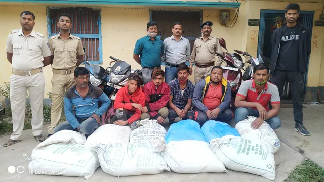 ଭଦ୍ରକରେ ଅବକାରୀ ବିଭାଗ ପକ୍ଷରୁ ଚଢ଼ାଉ: ୫୦୦ ଲିଟର ଦେଶୀ ରନ୍ଧା ମଦ ଜବତ, ୬ ଗିରଫ