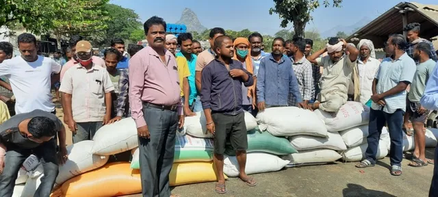 ମଣ୍ଡିରେ ଅବ୍ୟବସ୍ଥାକୁ ନେଇ ଚାଷୀଙ୍କ ବିରୋଧ ଓ ମାଲକାନଗିରି, ବାଲିମେଳା ରାସ୍ତା ଅବରୋଧ