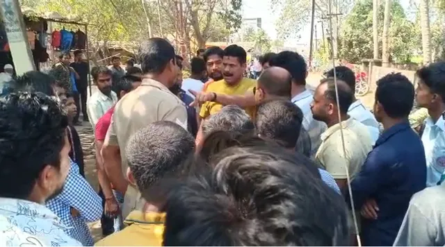 ଗଛ କଟା ସମୟରେ ରାସ୍ତାରେ ଗଛ ପଡ଼ି ପୁଅ ମୃତ, ମାଆ ଗୁରୁତର