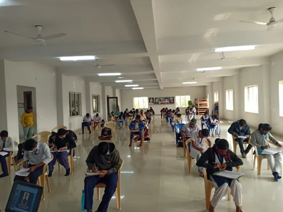 ବାଲେଶ୍ୱର: ସମ୍ବାଦ ଭବନରେ  ବ୍ରଜବନ୍ଧୁ ମେଧାବୃତ୍ତି-୨୧ ପରୀକ୍ଷା ଆରମ୍ଭ