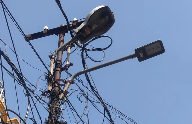 ସହରରେ ଆଣ୍ଠେଇଛି ଏଲ୍‌ଇଡି ଯୋଜନା, ଠିକାସଂସ୍ଥା ମୁଣ୍ଡରେ ଅଠା ବୋଲିଲା ବିଏମସି