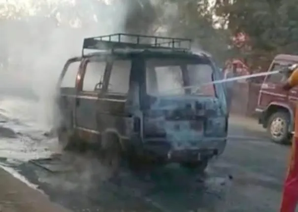 ଚୁଡ଼‌ାପାଲି : ଚଳନ୍ତା ଗାଡ଼ିରେ ନିଆଁ ଲାଗିଲା