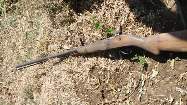 ଜଙ୍ଗଲରୁ ଯୁବକଙ୍କ ଶବ ଉଦ୍ଧାର; ଦେଶୀ ବନ୍ଧୁକ ଜବତ, ହତ୍ୟା ଅଭିଯୋଗ ଆଣିଲେ ମୃତକଙ୍କ ବାପା