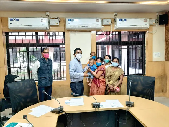 ଗଜପତିର ୨୧ତମ ଶିଶୁକୁ ପୋଷ୍ୟସନ୍ତାନ ଭାବେ ଗ୍ରହଣ କଲେ ସୁନ୍ଦରଗଡ଼ ଦମ୍ପତି