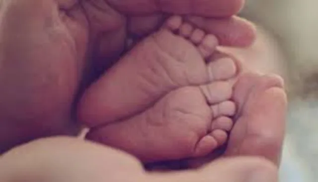 କନ୍ୟା ସନ୍ତାନକୁ ଜନ୍ମ ଦେବାରୁ ‌ବୋହୂକୁ ହସ୍ପିଟାଲରେ ଛାଡ଼ି ଚାଲିଗଲେ ଶାଶୁଘର ଲୋକ